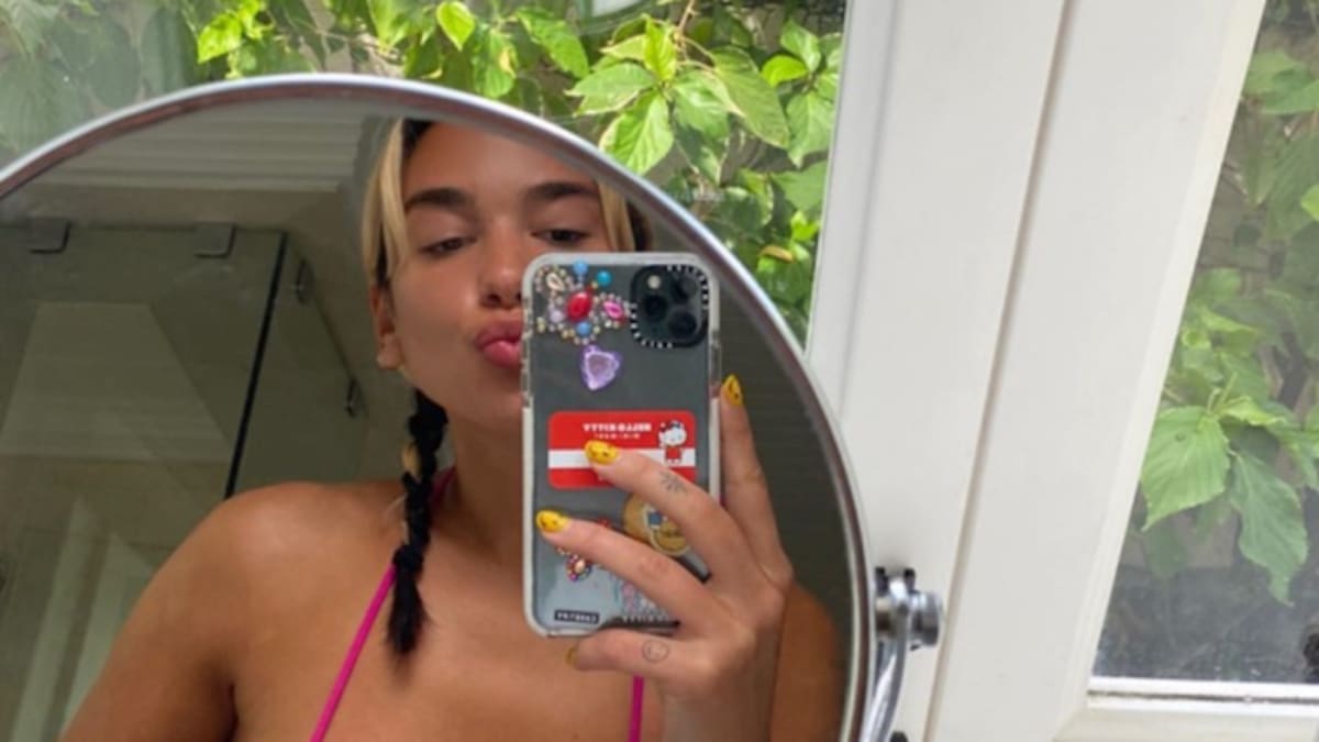 Dua Lipa responde a las críticas sobre su cuerpo con sensuales fotos