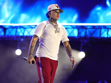 Blessd detuvo su concierto en EE.UU. para ayudar a un niño que cayó del escenario