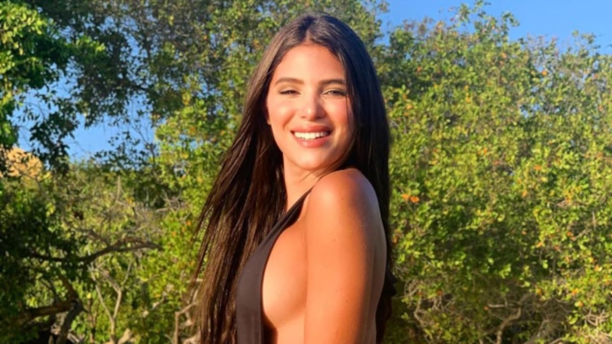 Mara Cifuentes presume su cuerpo posando en diminuta ropa interior