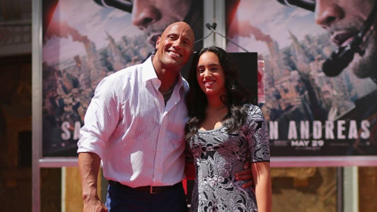 La hija de “La Roca” se convierte en la persona más joven en firmar un contrato con la WWE