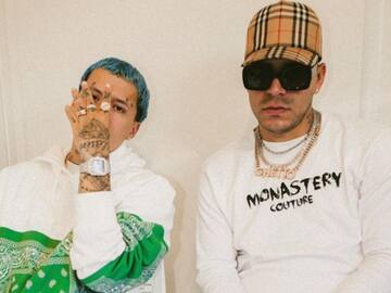 Blessd y Ryan Castro botaron dólares durante su presentación en un famoso bar en Estados Unidos