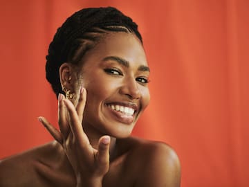 ¿Qué color de cabello le queda bien a la piel morena? Hay varios que debes evitar, según expertos