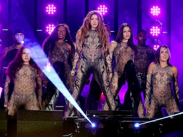 VIDEO: Shakira rompe en llanto al cantar una canción dedicada a Gerard Piqué en su concierto