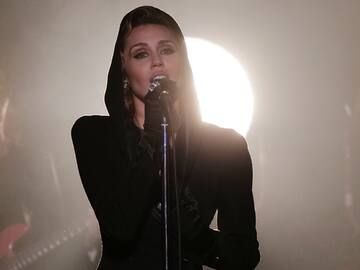 Así fue la "grave infección" que sufrió Miley Cyrus tras la grabación de la película de su nuevo álbum