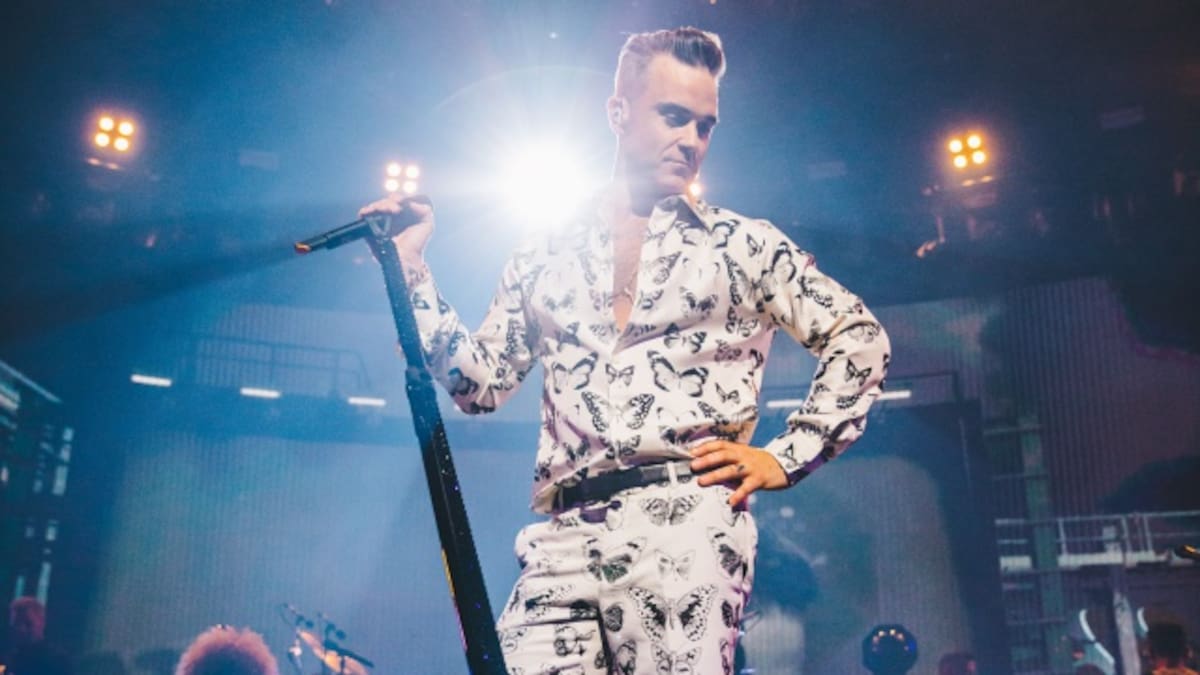 A sus 42 años Robbie Williams enamora a muchas con sus fotos al desnudo