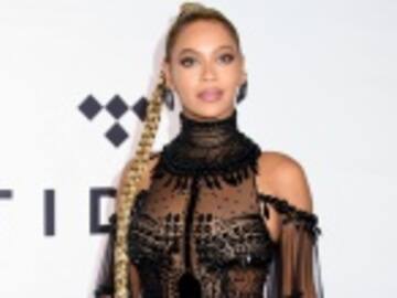 Bailarines de Beyoncé se comprometen en concierto y hacen delirar al público