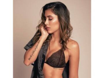 DANIELA OSPINA SE UNE A LA MODA DE MOSTRAR ESTO EN INSTAGRAM