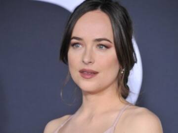 Las candentes fotos de Dakota Johnson en la premiere de ‘50 sombras más oscuras’