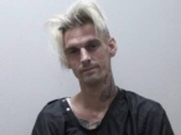 Aaron Carter muestra orgulloso su aumento de peso en sus redes