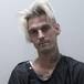 Aaron Carter muestra orgulloso su aumento de peso en sus redes