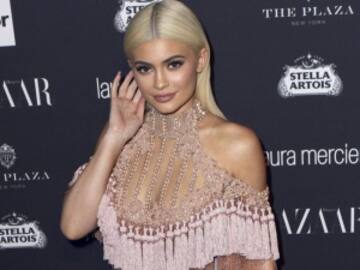 UN SENSUAL "TOPLESS", EL REGALO QUE KYLIE JENNER LE DA A TYGA EN SU CUMPLEAÑOS