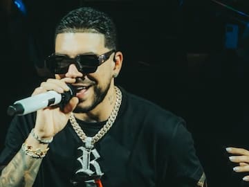 Ryan Castro recibió inesperada sorpresa en pleno concierto y su reacción desató rumores: “Quiero tener un hijo”